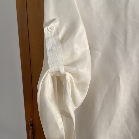 BB Dakota white shirt size M button details on the back 3/4 rolled up sl… - Picture 3 of 7